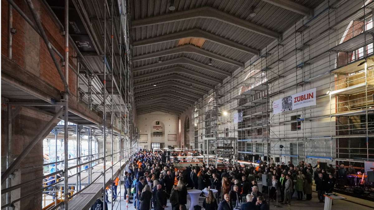 Stuttgart 21: Bahnhofs-Richtfest: OB Nopper will Arnulf-Klett-Platz „wachküssen“