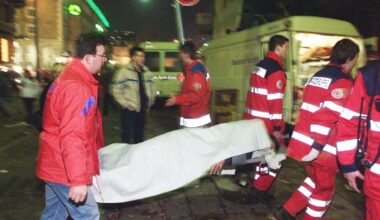 Silvester vor 25 Jahren: Als die Silvester-Feier auf dem Schlossplatz im Böller-Chaos endete - Stuttgart