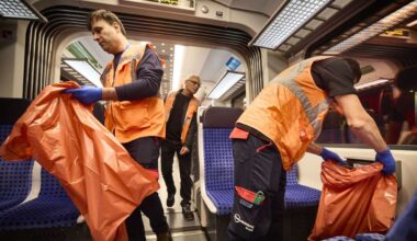 Nachtschicht als S-Bahnreiniger: Sie räumen auf, was Tausende Fahrgäste in den Stuttgarter S-Bahnen hinterlassen