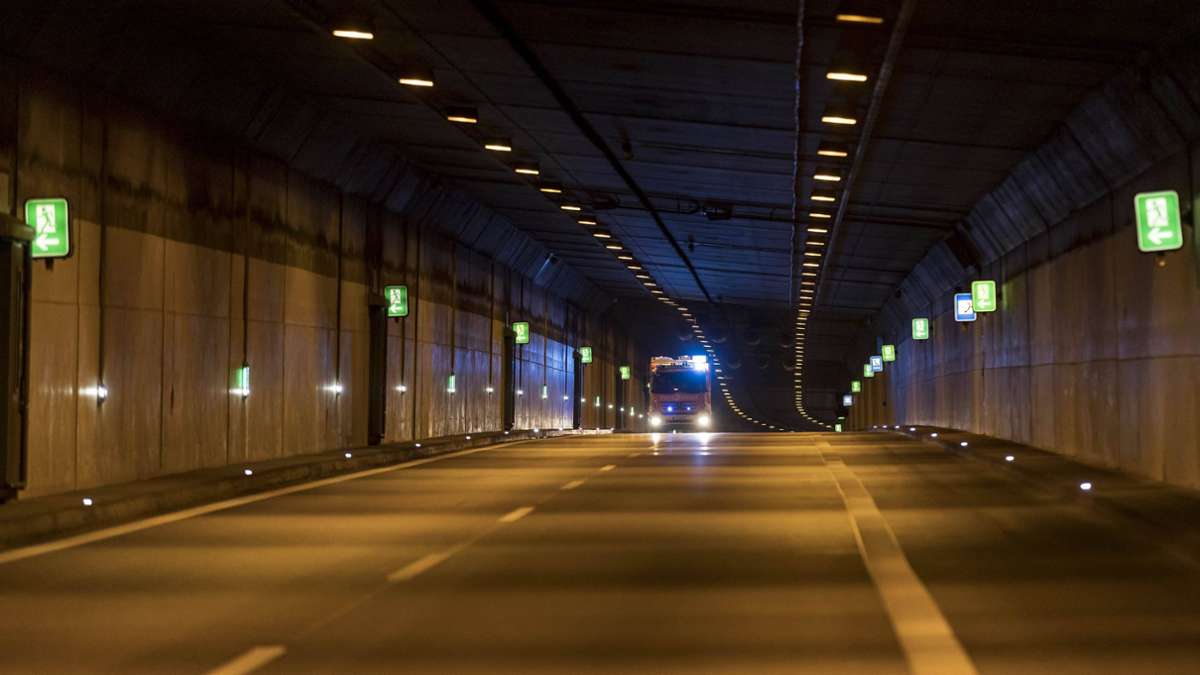 Kappelbergtunnel in Fellbach: Auto abgedrängt und geflüchtet – Polizei sucht Zeugen - News