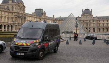 Spektakulärer Raub in Frankreich: Louvre bleibt nach Einbruch doch für Besucher geschlossen
