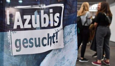 Umfrage der IHK Region Stuttgart: Azubis wünschen sich vor allem Job-Sicherheit – und genügend Freizeit - Wirtschaft
