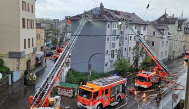 Brand in Stuttgart-Bad Cannstatt: Feuerwehr löscht Flammen im Dachstuhl