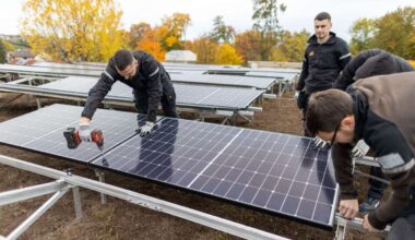 Stromerzeugung in Stuttgart: Vorerst letzte Solarzellen auf einer Schule in Stuttgart installiert