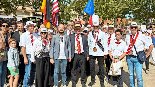 Delegation reist nach Frankreich: 12 000 Eier für das Riesen-Omelette – Triberger feiern in Fréjus - St. Georgen, Triberg & Umgebung
