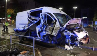 Vorfall in Stuttgart-West: Transporter an Ampel geklaut – Chaosfahrt endet mit heftigem Unfall - Startseite