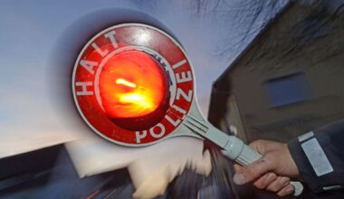 Stuttgart-Feuerbach: Riskantes Überholmanöver: SUV-Fahrer gefährdet Verkehr – Polizei sucht Zeugen