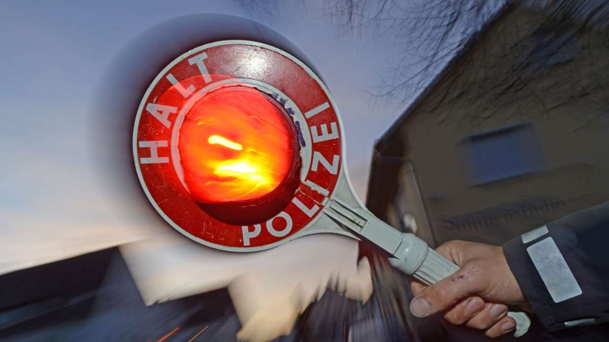 Stuttgart-Feuerbach: Riskantes Überholmanöver: SUV-Fahrer gefährdet Verkehr – Polizei sucht Zeugen