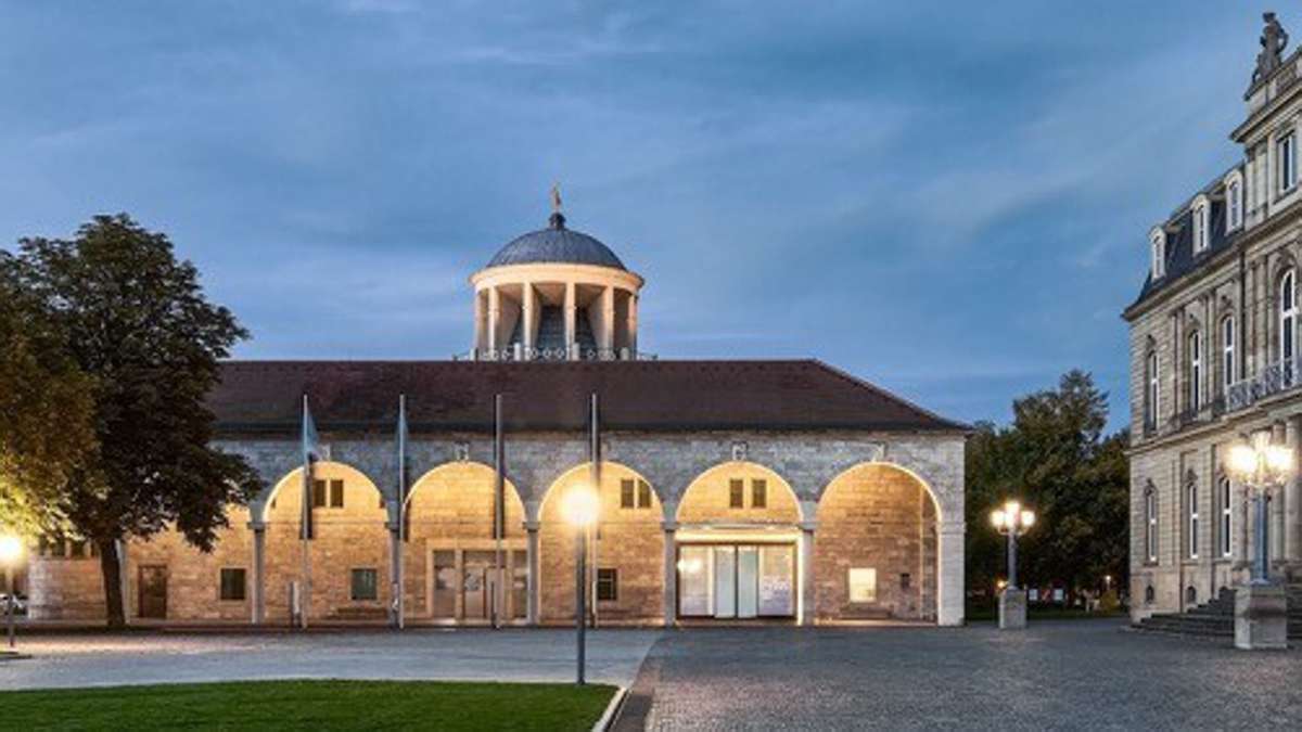 Architektur in Stuttgart: Diskussion über Stuttgarts Haus des Tourismus und das Kunstgebäude