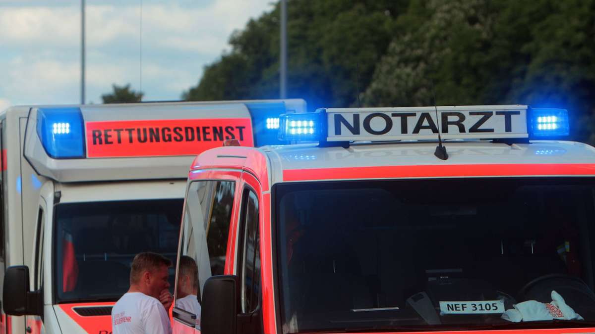 Unfall in Esslingen: Medizinische Ursache führte zu Unfall – 82-Jähriger in Klinik verstorben - Kreis