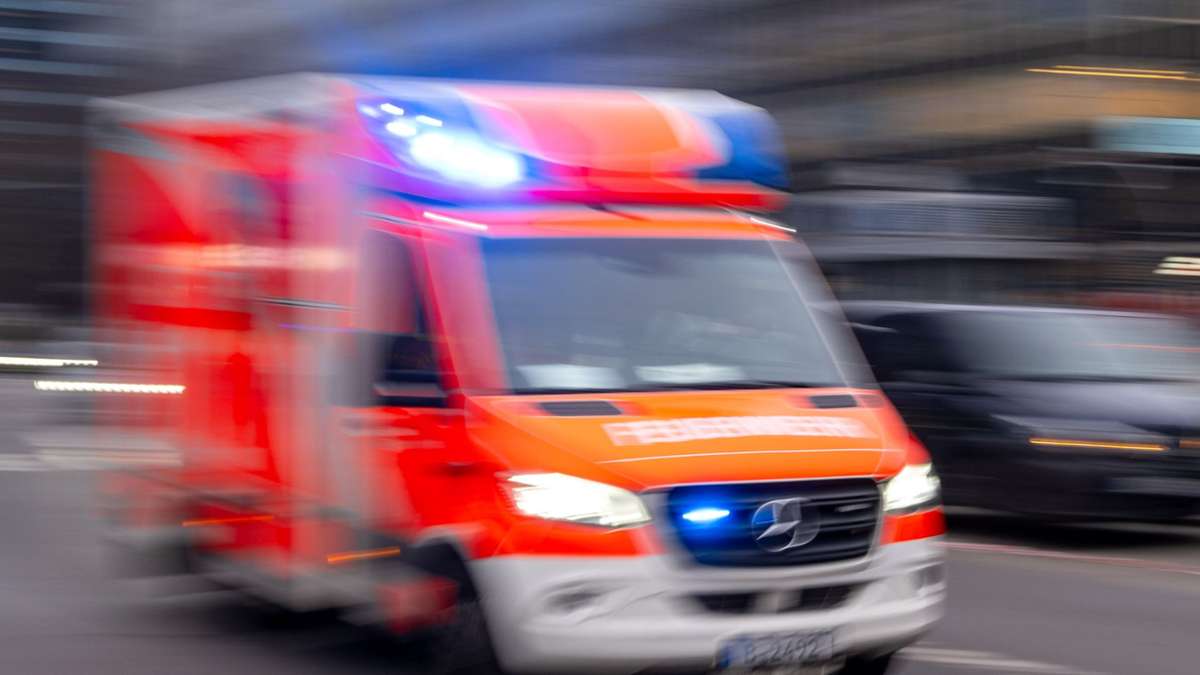 Unglück in Karlsruhe: Arbeiter stürzt zwölf Meter in die Tiefe