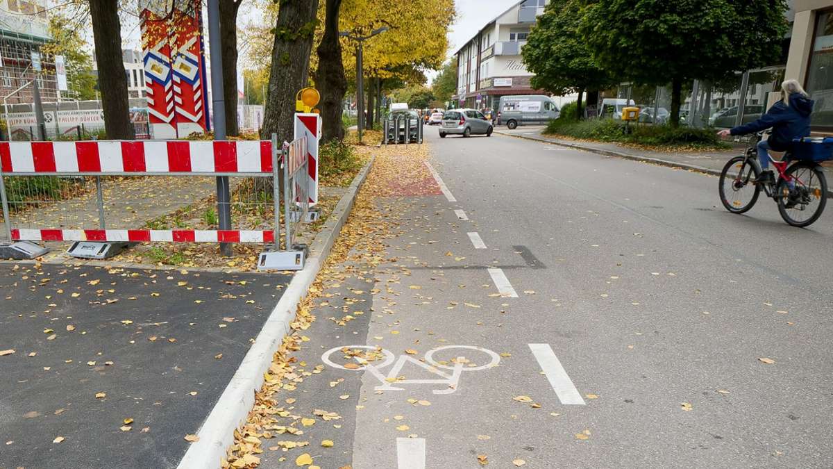 Straße in Kornwestheim: Wegfall von Parkplätzen – Radweg ärgert Anwohner