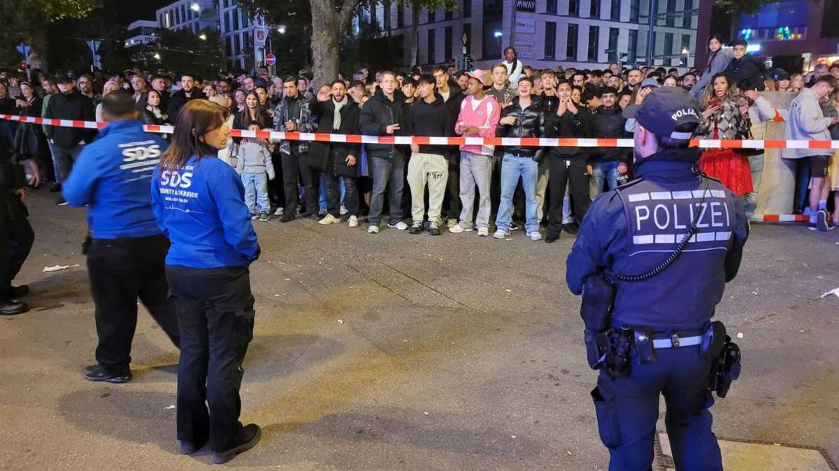 Cannstatter Volksfest: Wasen wegen Überfüllung für zwei Stunden gesperrt