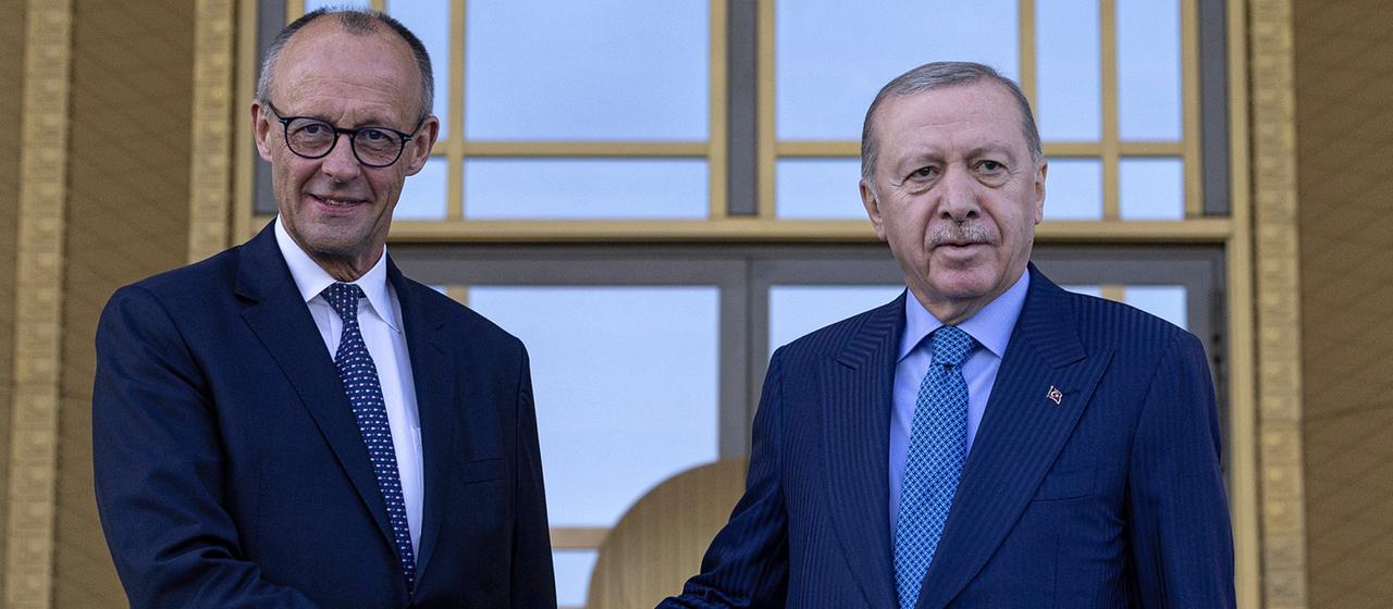 Friedrich Merz und Recep Tayyip Erdogan | AP Friedrich Merz und Recep Tayyip Erdogan