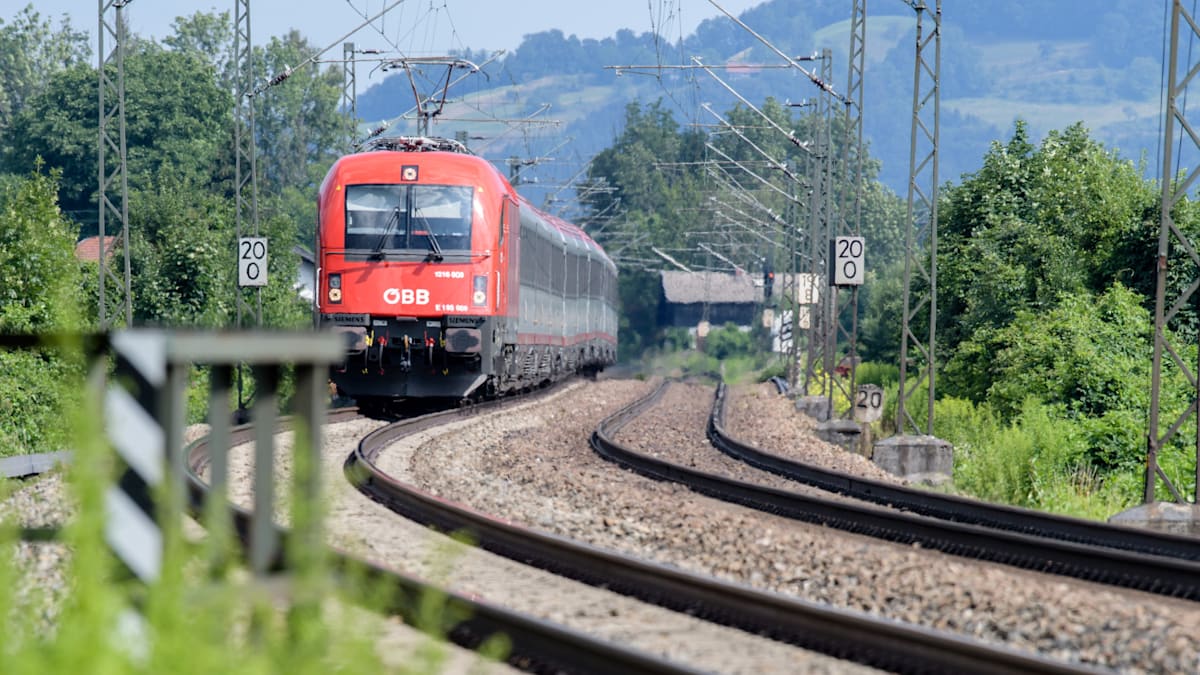Österreich: Lokführer soll über Jahre Kinder in Führerstand missbraucht haben