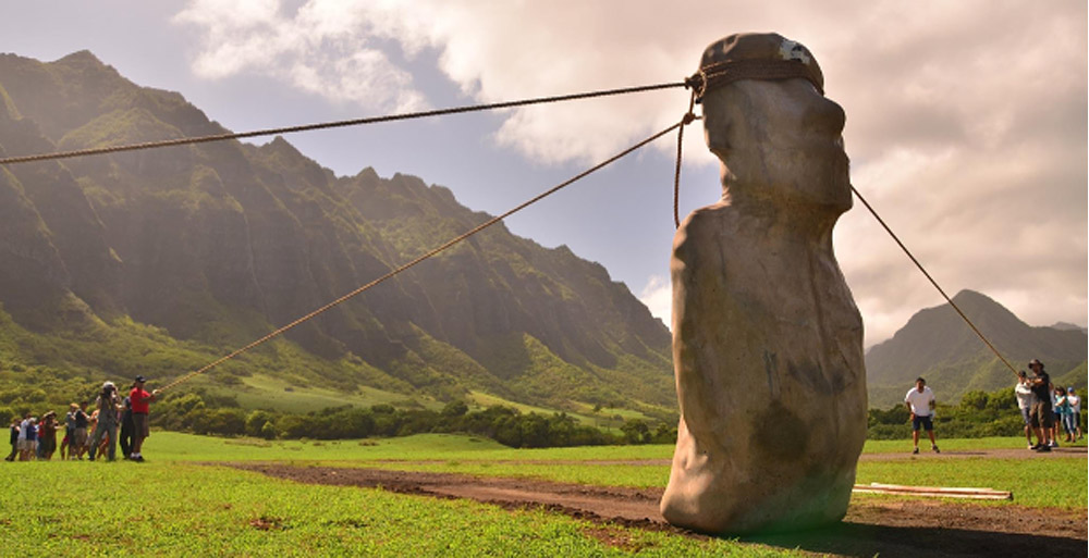 Transport einer Moai-Statue