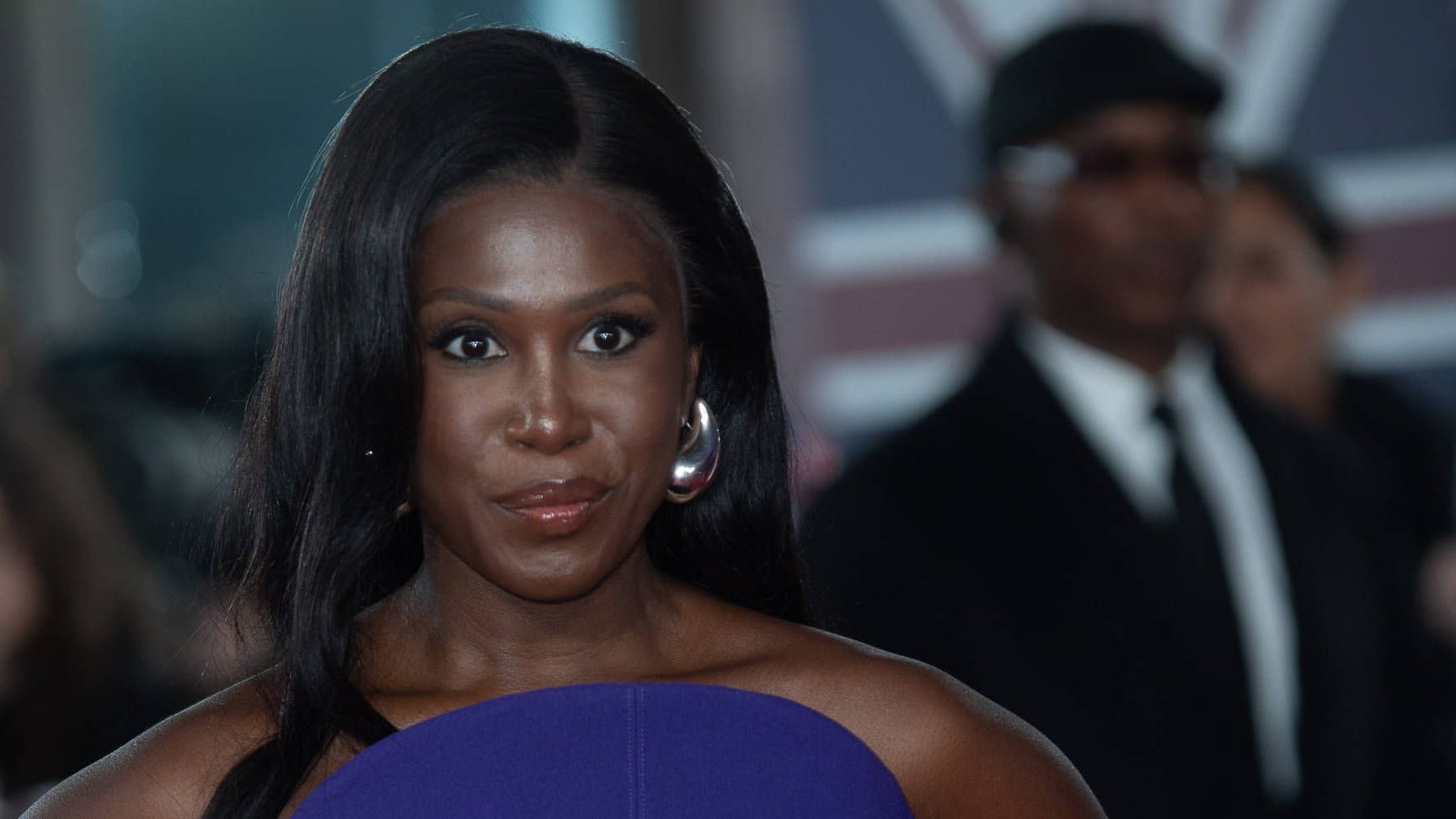 Motsi Mabuse: Der "Let's Dance"-Star zeigt sich für gewöhnlich top gestyled, inklusive Perücke. Motsi Mabuse: Der "Let's Dance"-Star zeigt sich für gewöhnlich top gestyled, inklusive Perücke.
