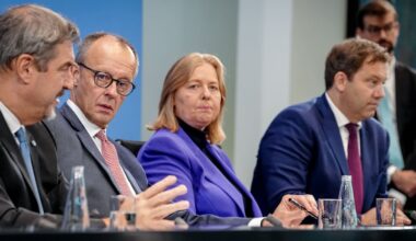 Grundsicherung: Merz verteidigt Sanktionen gegen Arbeitslose – „Muss fragen, ob SPD noch was spürt“, wüten Jusos