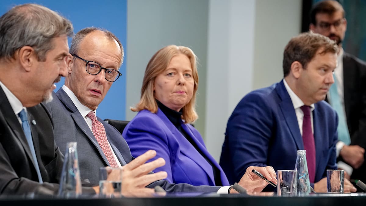 Grundsicherung: Merz verteidigt Sanktionen gegen Arbeitslose – „Muss fragen, ob SPD noch was spürt“, wüten Jusos