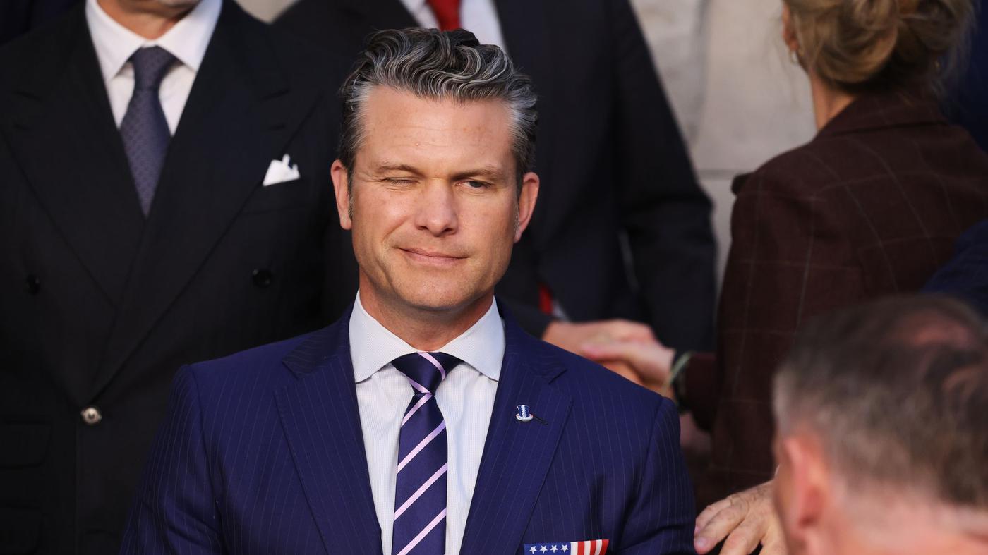 Flugzeug mit US-Pentagonchef Hegseth muss in Großbritannien notlanden