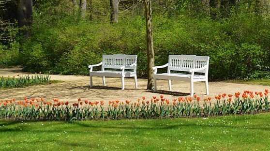 Neue Bänke zur Verbesserung der Aufenthaltsqualität