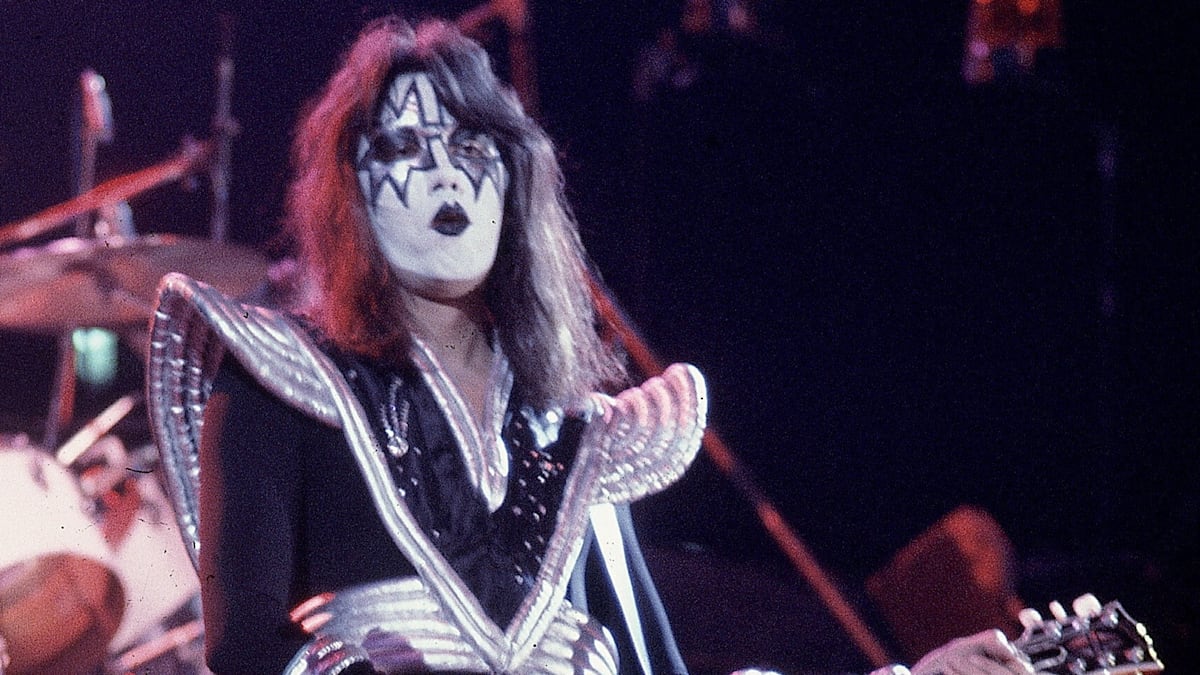 Gitarrist: KISS-Gründungsmitglied Ace Frehley gestorben