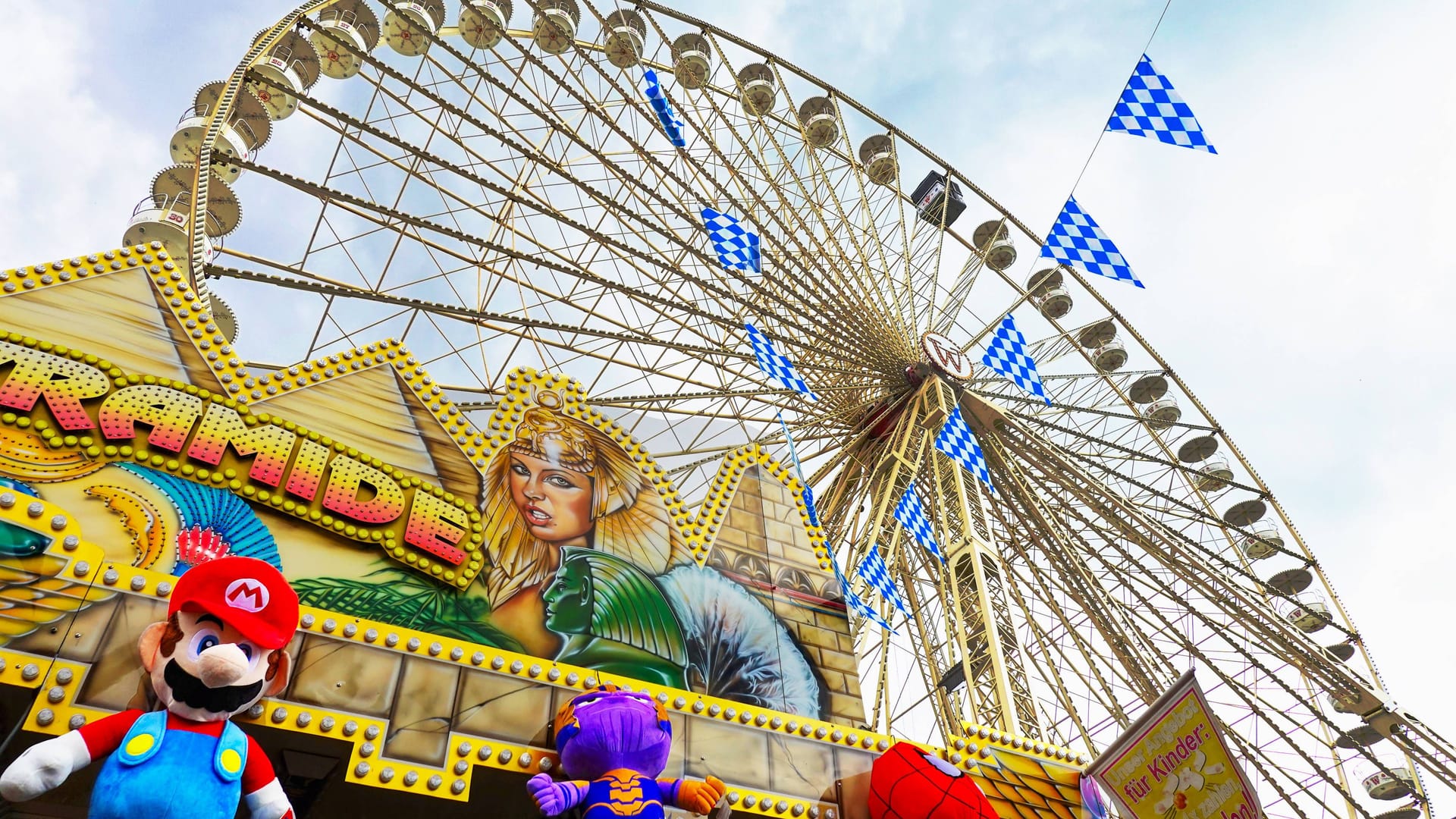 Oktoberfest auf dem Schützenplatz in Hannover (Archivbild): Noch bis zum 12. Oktober können sich Besucher hier amüsieren.
