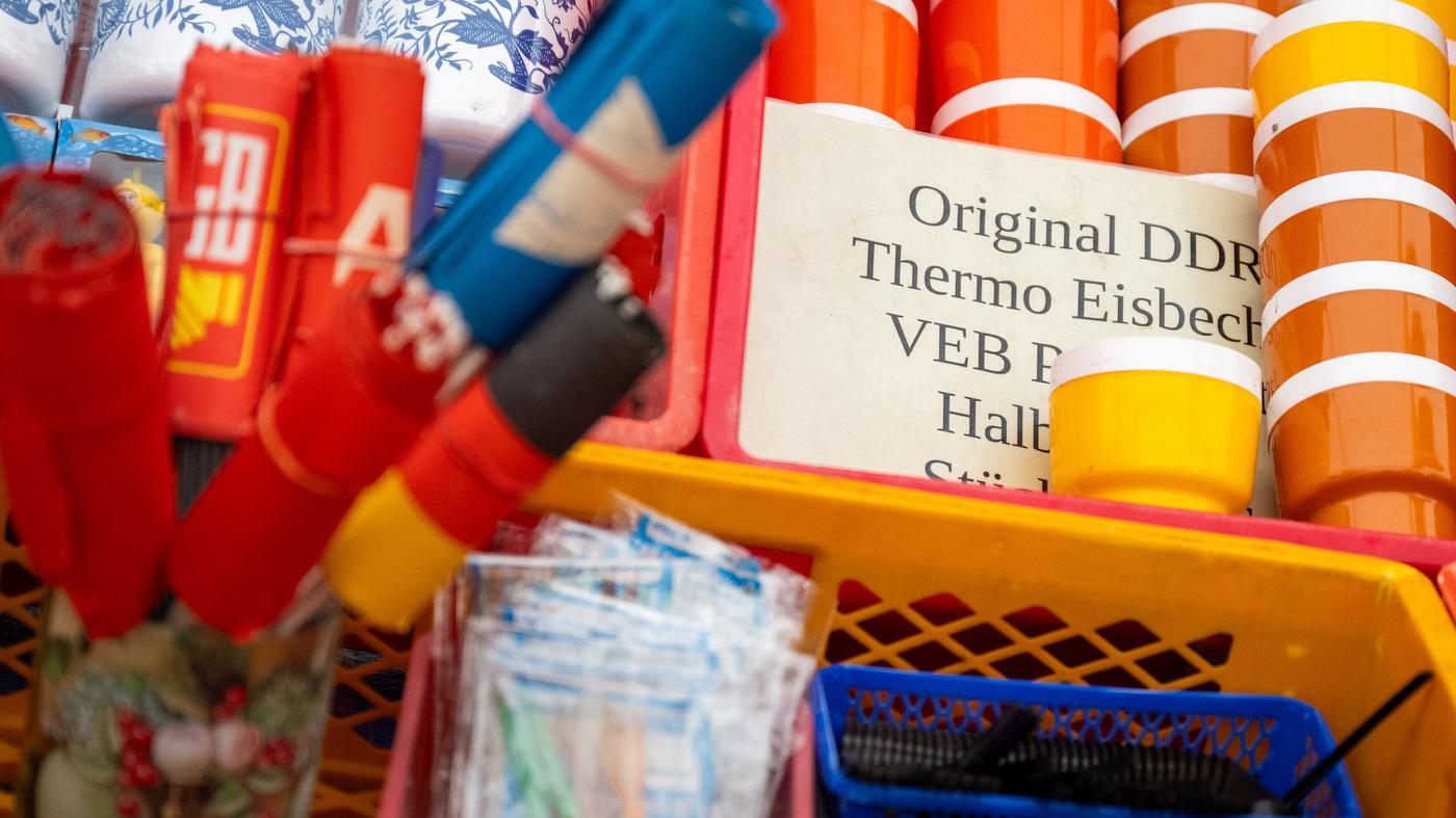 Hunderte Besucher kommen zur Ostpro nach Berlin-Karlshorst