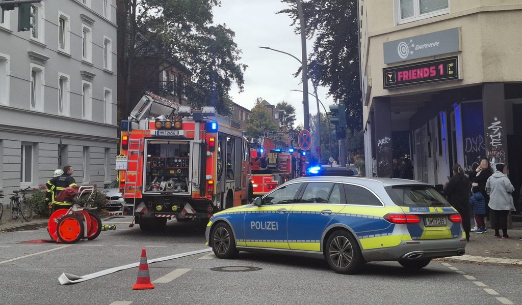 Feuer Hamburg: Wohnung brennt aus