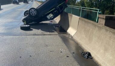 POL-PDNW: Autobahnpolizei Ruchheim - Fahrzeug überschlägt sich auf Rheinbrücke