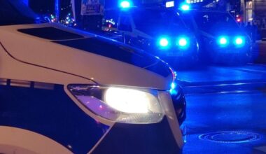 Mit Holzlatten und Baseballschläger: Mann wird in Halle von mehreren Angreifern schwer verletzt