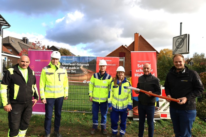Pressemeldung: Spatenstich: Westconnect startet Glasfaserausbau in Welver Borgeln