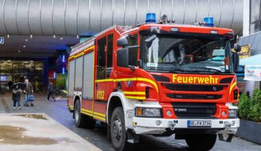 Pulver-Attacke am Duisburger Hauptbahnhof: Täter bewirft Frau mit Vitamin C