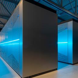 Archivbild: Der Jülicher Supercomputer JUWELS schafft 85 Petaflops, was 85 Billiarden Rechenoperationen pro Sekunde oder der Rechenleistung von mehr als 300 000 modernen PCs entspricht. (Quelle: dpa/Monheim)