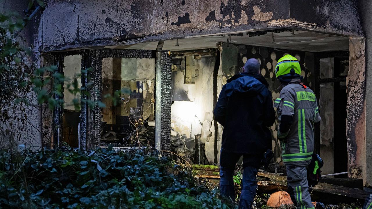 Viele Verletzte nach Brand in Wohnhaus in Berlin-Neukölln