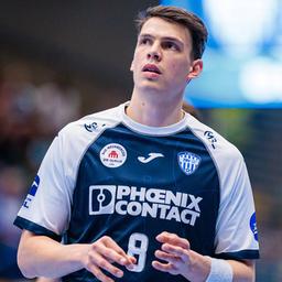 Frederik Simak (Lemgo) im Spiel gegen Kiel (Quelle: IMAGO / Eibner)