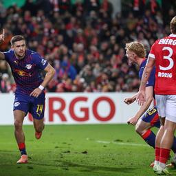 Leipzigs Christoph Baumgartner jubelt über einen Treffer gegen Energie Cottbus. Quelle: imago images/Jan Huebner