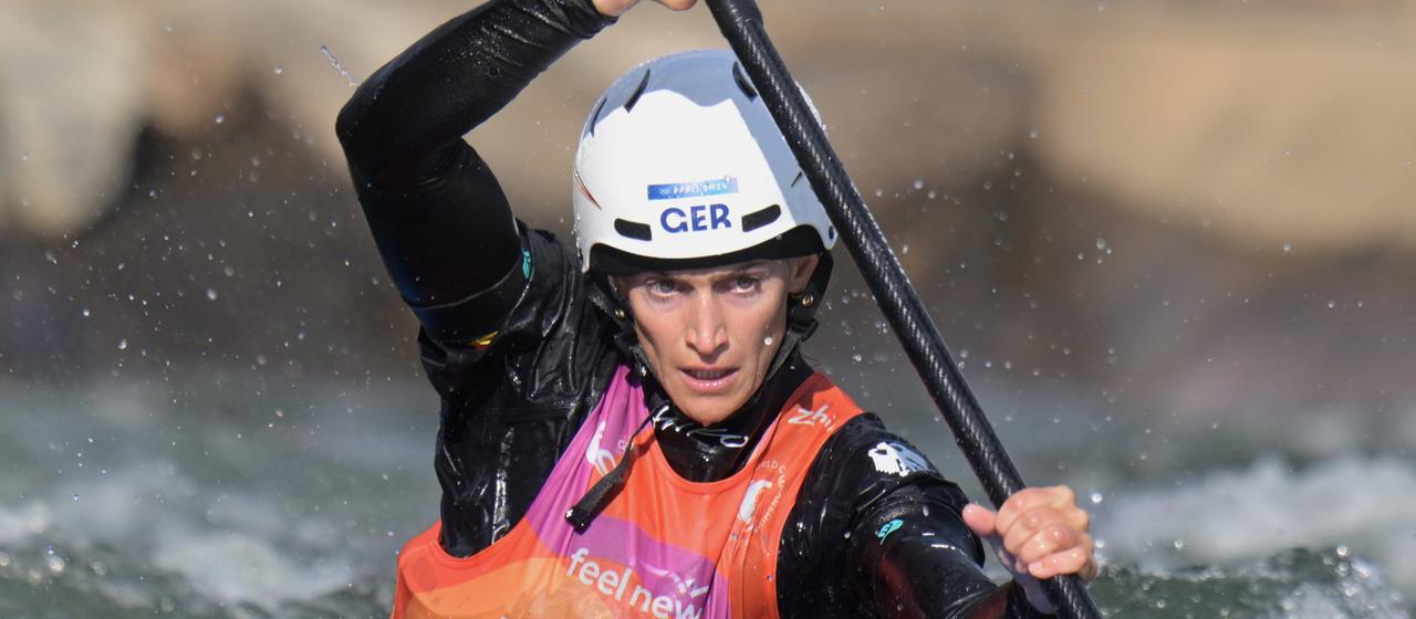 Ricarda Funk aus Deutschland in Aktion bei der Kanu-Kajak-Slalom-Weltmeisterschaft