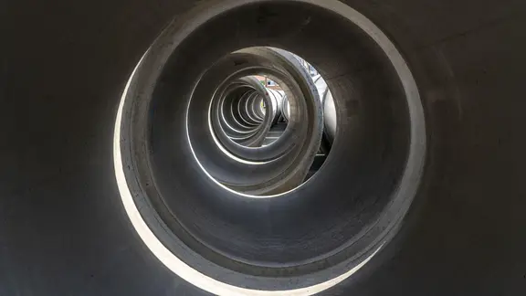 Blick durch Kanalröhren.