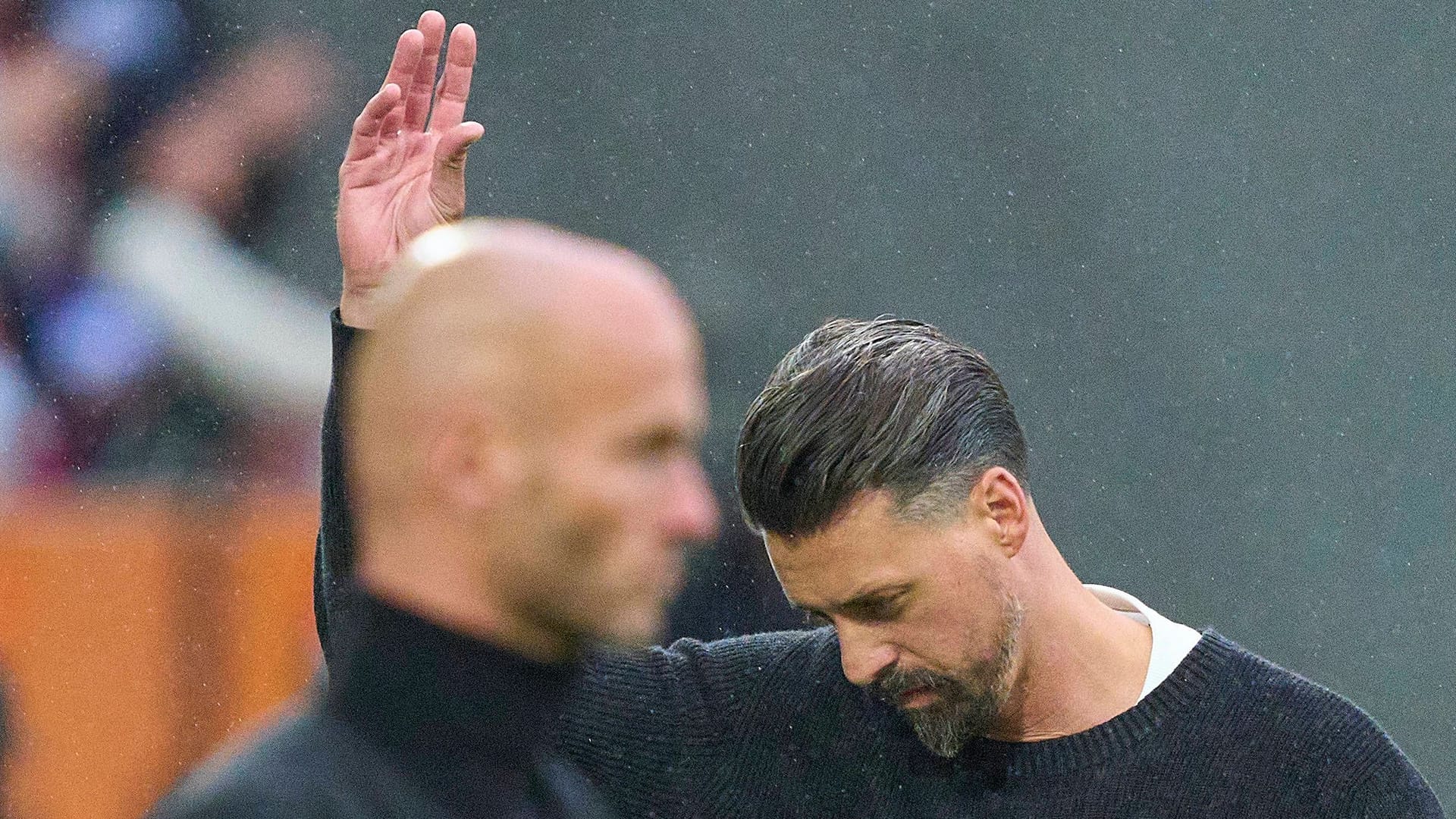 Sandro Wagner: Der Augsburger Trainer feierte den ersten Sieg seit August.