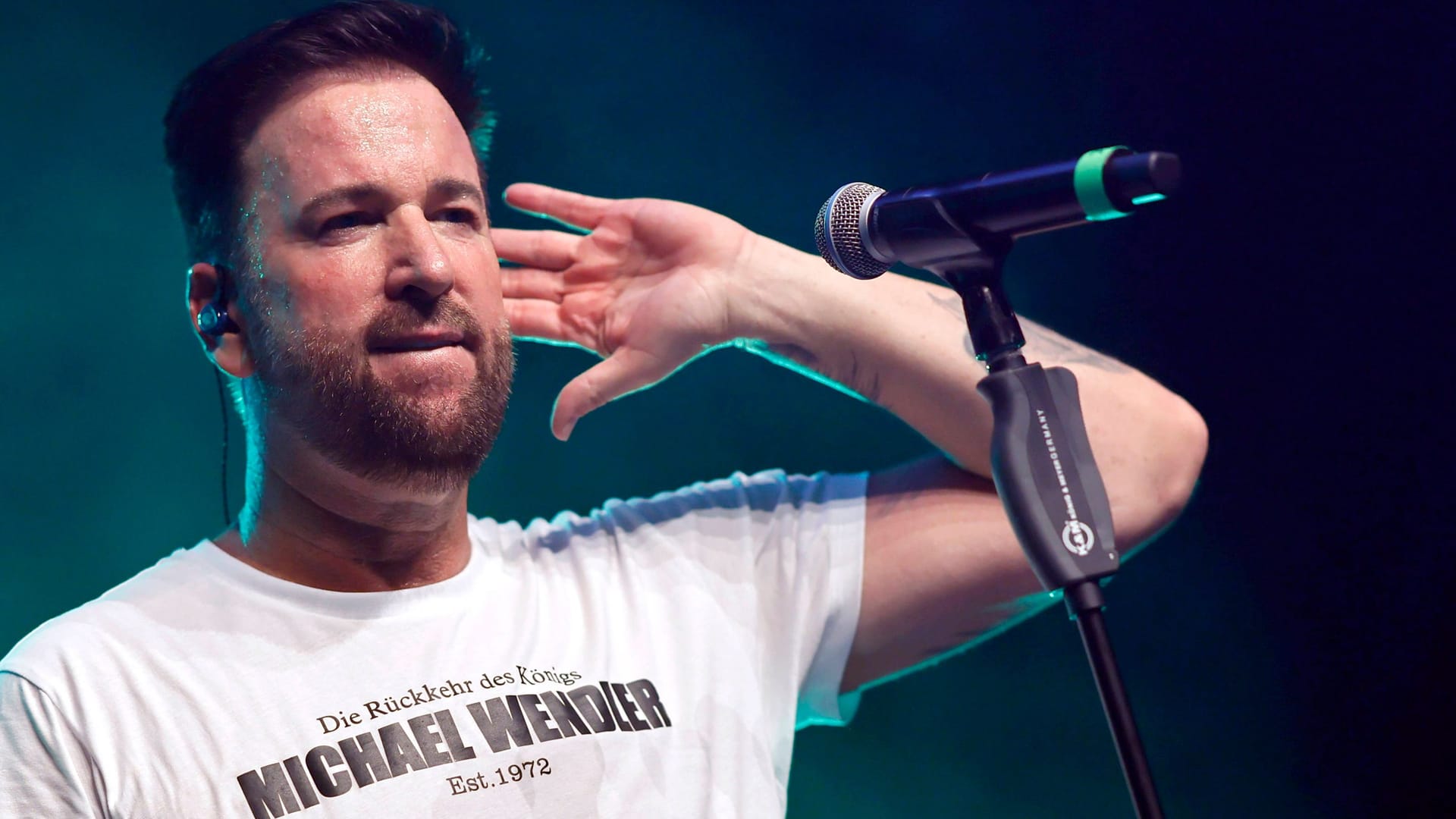 Schlechte Nachrichten: Schlagerstar Michael Wendler, hier im September bei einem Konzert in Oberhausen, ist jetzt rechtskräftig verurteilt. Schlechte Nachrichten: Schlagerstar Michael Wendler, hier im September bei einem Konzert in Oberhausen, ist jetzt rechtskräftig verurteilt.