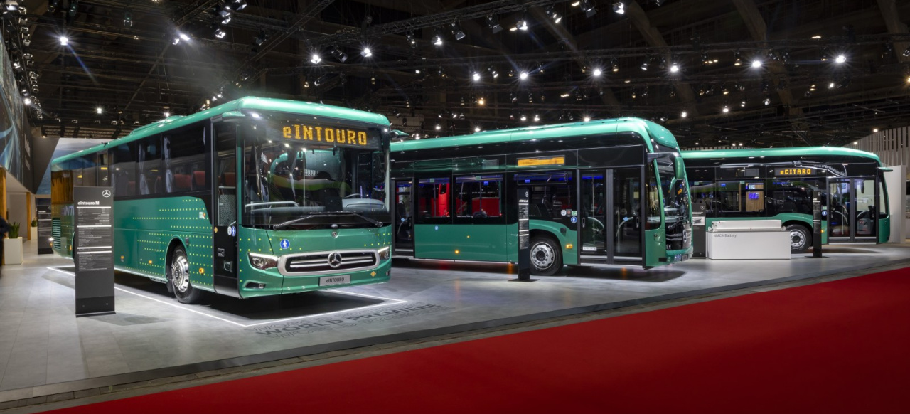 Spannendes Debüt: Mercedes-Benz eIntouro auf der Busworld Europe: Daimler Buses feiert Weltpremiere des Mercedes-Benz eIntouro auf der Busworld Europe - News - Mercedes-Fans