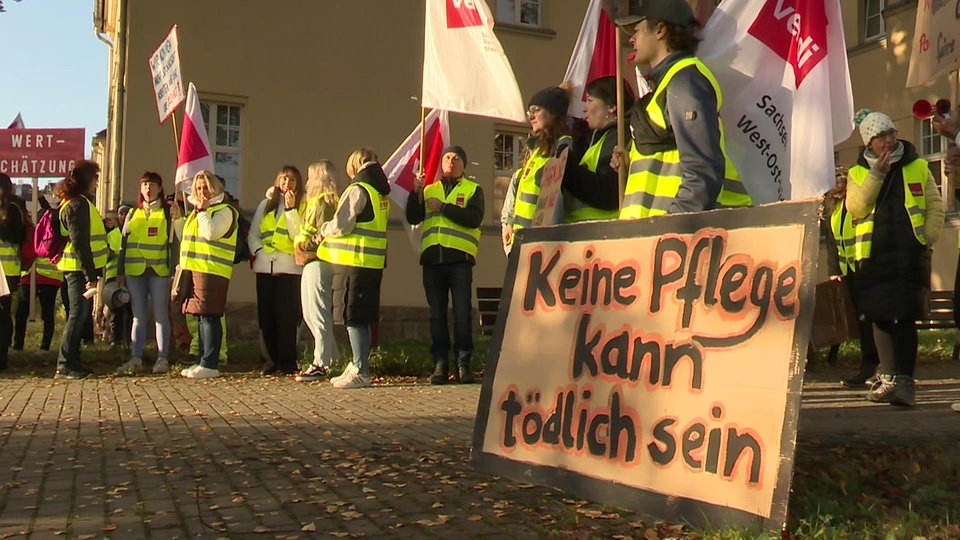 Warnstreik im Krankenhaus: DRK-Beschäftigte in Chemnitz Rabenstein legen ganztägig Arbeit nieder