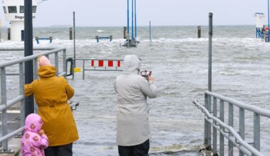 Sturmtief: „Detlef“ fegt über Deutschland – mehrere Verletzte und Sturmflut an der Nordsee