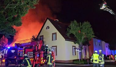 Baden-Württemberg: BW-Newsticker am Morgen: Großbrand in Karlsruhe, Streit um Kompass 4 geht weiter, Elch im Schwarzwald unterwegs