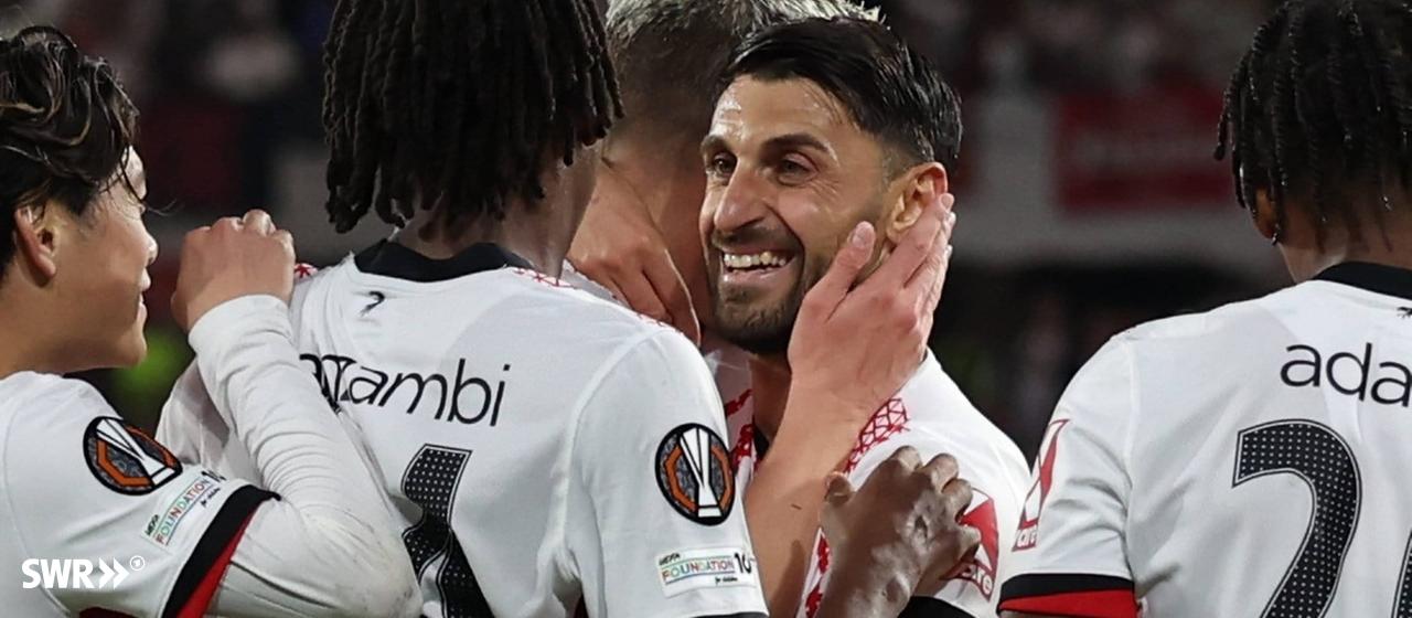 Vincenzo Grifo vom SC Freiburg bejubelt seinen Treffer gegen den FC Utrecht. 