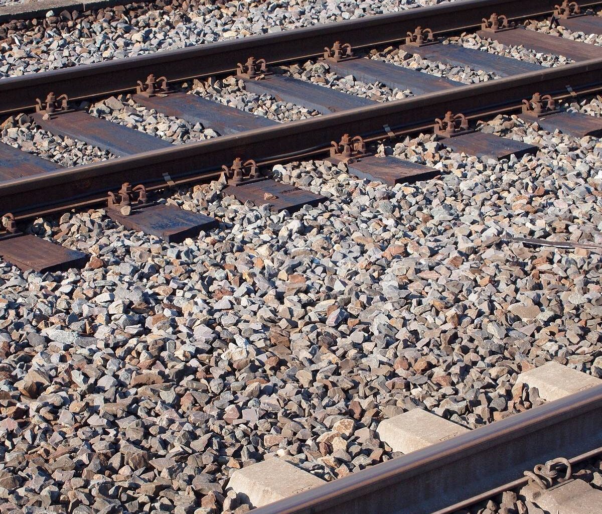 Abriss der Eisenbahnbrücke am Eselspfad in Neuss