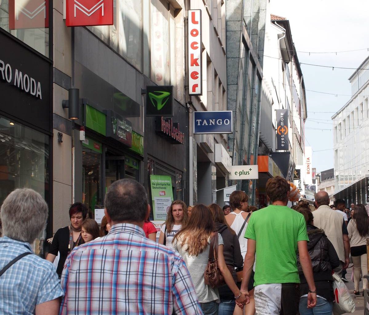 Caritas auf Slow Fashion Tour in Bonn