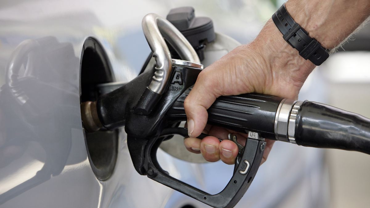 Klimasozialfonds für CO2-Preise: EU-Klimakommissar will Preisanstieg der Heiz- und Spritkosten abmildern