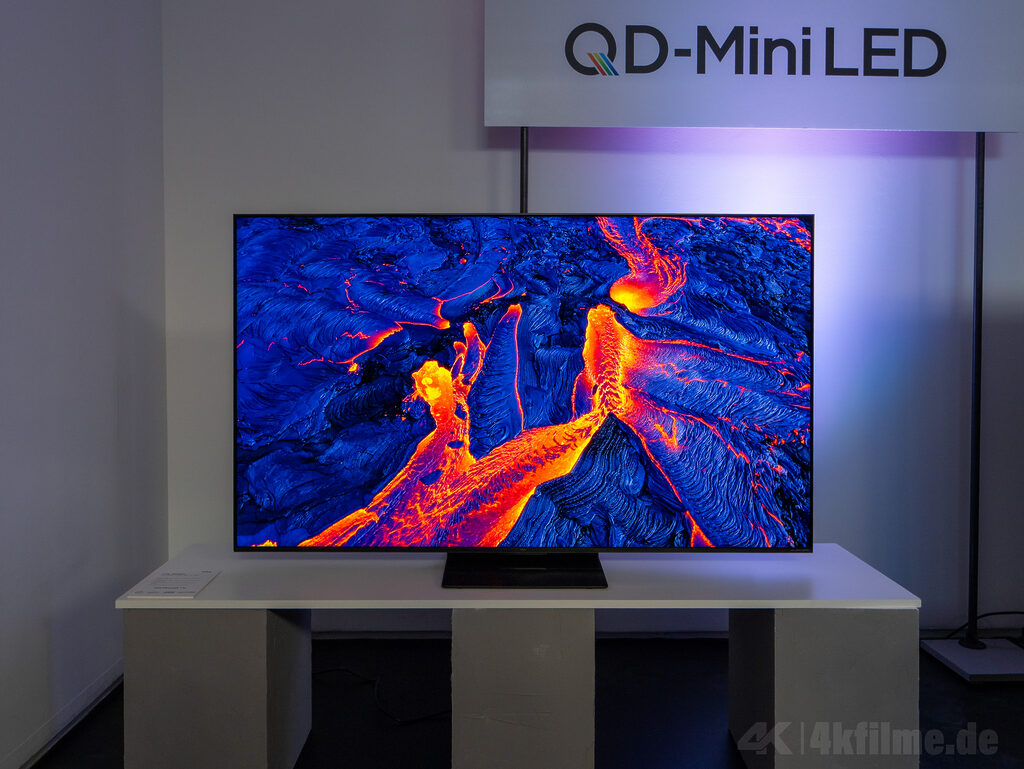 Der C7K (Q7C) positioniert sich im gehobenen Mittelfeld mit bis zu 2.880 Dimming-Zonen.
